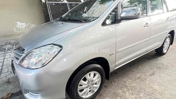 Toyota Innova 2011 G - 120000 km