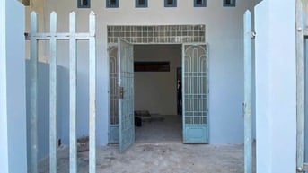 Cần bán gấp căn nhà ngay sau chợ Đầu Mối Hóc Môn 70m2 SHR giá 770tr