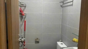 Chung cư Sky Center, Phổ Quang, TB: 2pn, 2wc 79m2, giá 17tr/th