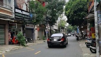 Cho thuê nhà 1 lầu đường Nguyễn Hồng Đào, P.14, Tân Bình - 11 Tr/tháng