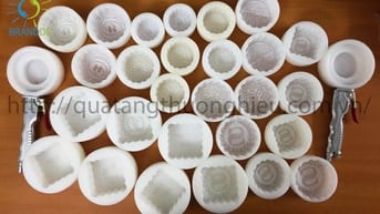 Khuôn bánh nhựa tạo hình logo theo yêu cầu