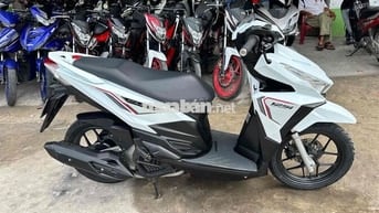 Honda Click thái 2015 trắng đen ( hỗ trợ góp )