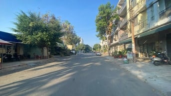 Nhà MT đường Số 5 khu Tên Lửa, DT 5 x 20m, 3.5 tấm, 13.5 tỷ. gần Aeon.