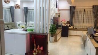 Bán tầng trệt căn hộ Phú Mỹ Thuận. DT 145m, 3 PN, tiện kinh doanh, ở