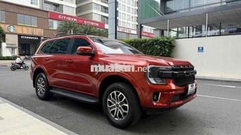 Ford Sài Gòn chào bán Everest Ambient 2022