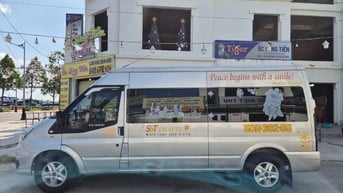 Cần bán xe Ford Transit, đời 2024, màu bạc ánh kim