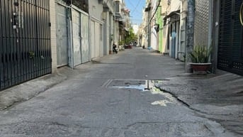Bán nhà HXH Bùi Đình Tuý , 50m2 , 6,35tỷ bớt Lộc . LH 0866408299