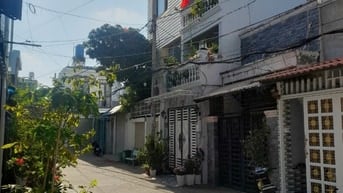 Gần cầu Phú Xuân, DT 5x12m, 03 Tầng, Hẻm xe hơi