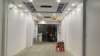 Cho thuê nhà 204 Trần Quang Khải Q1 giá 65 tr/tháng
