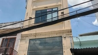 Nhà mặt tiền 4,5 x 13 đúc 1 lững 2 lầu sân thượng thống nhất phường 15