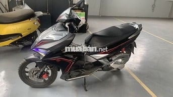 Xe Airblade đen nhám bản đặc biệt, khoá smartkey