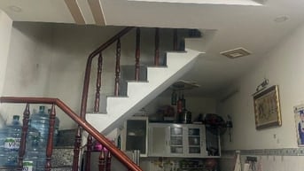 cần bán nhà sổ hồng chung,pháp lý rõ ràng