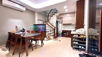 Bán nhà Liễu Giai, Ba Đình 39m2, 5 tầng, giá 7.7 tỷ