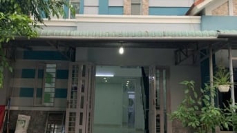 Nhà 1trệt 1lửng 5x12, cách ngã 3 Mỹ Hạnh 300m, SHR nhận nhà 695triệu