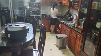 Cho thuê nhà 4 ngủ tại mặt phố Nguyễn Khoái, HBT HN, ở và KD tốt