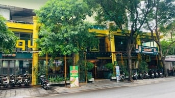 Cho thuê Biệt Thự duy nhất mặt Nguyễn Văn Lộc sát The Coffee House
