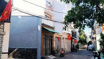 Nhà mặt tiền hẻm 3,7 x 12 = 4,5 tỷ. Hẻm 7m. Phù hợp kinh doanh nhỏ