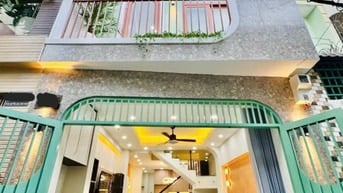 Nhà 2 lầu mới Đường Ung Văn Khiêm, P25, Quận Bình Thạnh