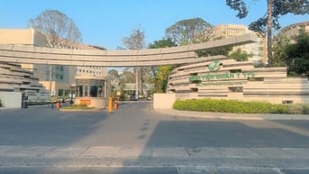 Bán Nhà Phạm Văn Đồng. Hẽm oto. ngang 5M  có phòng cho người Già. 