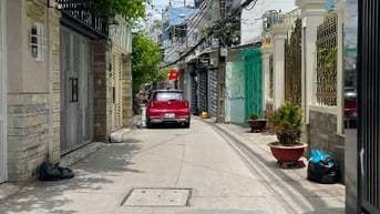 Nhà 4 TẦNG, XE Ô TÔ đậu trước nhà khu kinh doanh đường Dương Bá Trạc