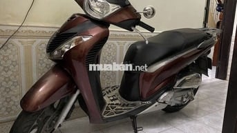 Xe Honda SH model 2010, màu đỏ, đã đi 25.960km