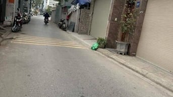 Bán nhà Ngọc Thụy - 50m2 - Ô tô vào nhà - Giá 11,5 Tỷ