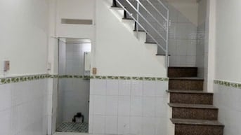 Nhà 2 mặt tiền hẻm, DT 3,5x11m, Gần Công An Tân Hưng.