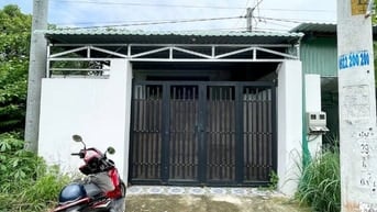 Bán gấp nhà Trần Thị Cẩm, Củ Chi, Sổ hồng riêng, 110m2, giá 720 Triệu