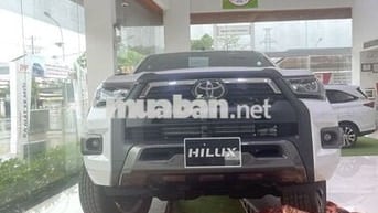 Toyota Hilux 2025 Adventure 2.8L 4x4 AT giao ngay