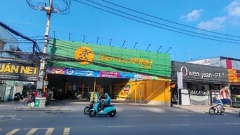 MT Huỳnh Tấn Phát Q7 800m2 /Giá :160triệu/tháng