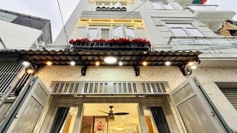 Bán gấp nhà Trần Huy Liệu 64m², trung tâm, gần sân bay, giá bán 4tỷ5