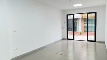 Mặt bằng, cửa hàng 30m2 Lạc Long Quân, Xuân La, Tây Hồ