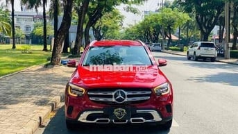 GLC200 form mới – màu đỏ độc – giá chỉ tầm 1 TỶ