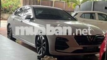 VinFast Lux A2.0 2019 Premium 2.0 AT - 40000 km