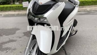 SH125 phanh C.B.S năm 2021 màu trắng đẹp