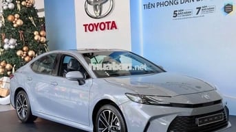 Toyota Camry 2025 2.5HEV MID - Xe có sẵn giá tốt