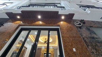 Bán gấp nhà Cầu Giấy, sân rộng,   Mặt tiền 4.5 m, giá nhỉnh 10 tỷ