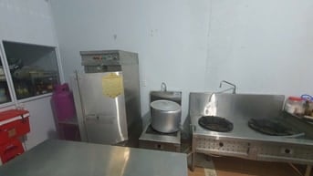 Nhà ăn Vĩnh Tân- Tân Uyêntuyển phụ bếp bao ăn ở