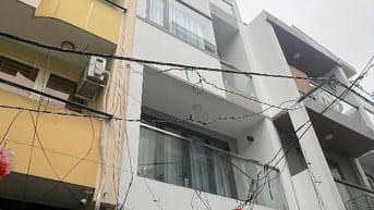 Hẻm xe hơi vào nhà Lê Hồng Phong 5 Tầng 5PN,khu kinh doanh nhộn nhịp 