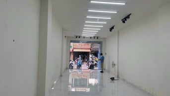 MT có thang máy Đ. trương vĩnh ký 4*20m 4 tầng giá 30tr