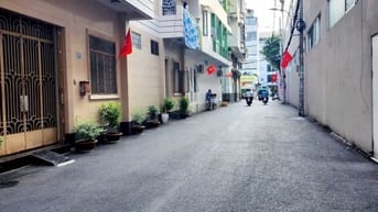 SƯ VẠN HẠNH QUẬN 10 HẺM NHỰA 6M NGAY VẠN HẠNH MALL DT ĐỦ 63M2(4,5*14)