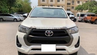 Toyota Hilux 2.4E 4x2 sx 2021 màu trắng siêu đẹp