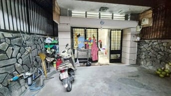 Giữ tiền, đầu tư căn hộ dịch vụ, DT 6x18m. Q7