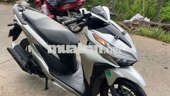 Cần bán vario 125 máy rin có bán góp qua ngân hàng