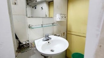 Cho thuê nhà 26 ngõ 403 Bạch Mai, 3 tầng 2N, 2WC, khách, bếp, ban công