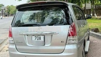 Toyota Innova 2010 G - 180000 km
