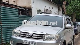 xe Toyota Fortuner 2011 2.5G - 20 km