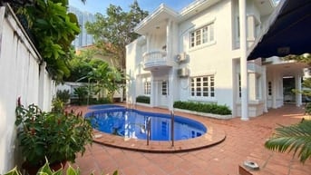 Biệt thự hồ bơi, sân vườn, rộng 700m2, phường Thảo Điền phù hợp để ở