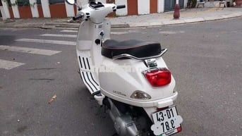 BÁN VESPA TRẮNG LX125 ĐÈN VUÔNG HIẾM BIỂN 43 ĐN