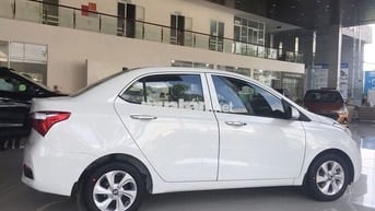 Hyundai Grand i10 2018 Sedan 1.2 Base - 700000 km